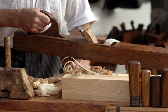 carpenter-640x480-89116380.jpeg