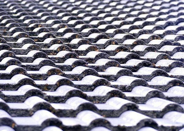 roofer-640x480-64244320.jpeg
