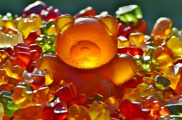cbd-vapes-gummies-and-extracts-640x480-87732940.jpeg
